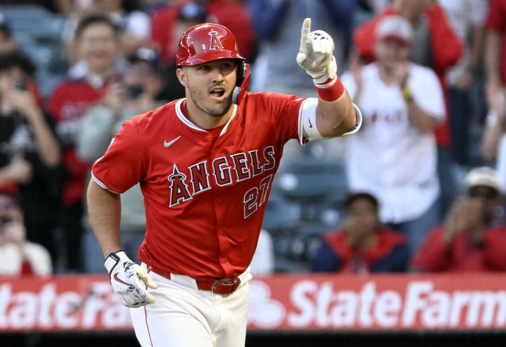 The Baseball Show: Mike Hllywa